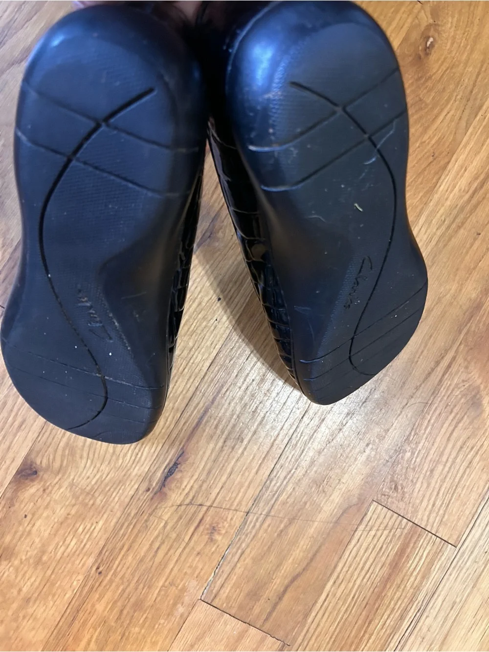 Clarks Women's Black Croc Embossed Patent Leather Loafers Slip On Low Wedge s 10